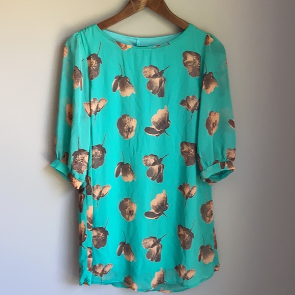 Everly Dresses & Skirts - Everly Floral Shift Dress Teal S